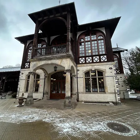 Bond * Szczawno-Zdroj